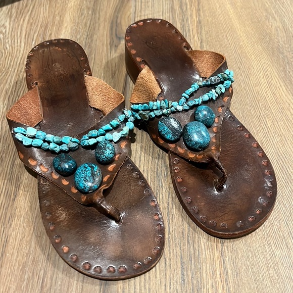 サンダル・ミュール TOTEME Women Sandals 242WAS2047LE0031 105 BROWN Leather sandals in brown - Toteme | Mytheresa